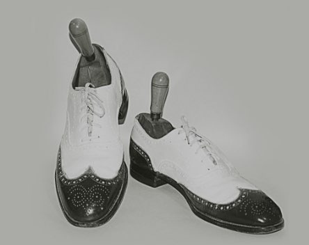 pick trendy shoes